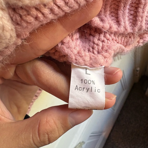 Pink sweater with embroidered flowers large - Picture 5 of 7